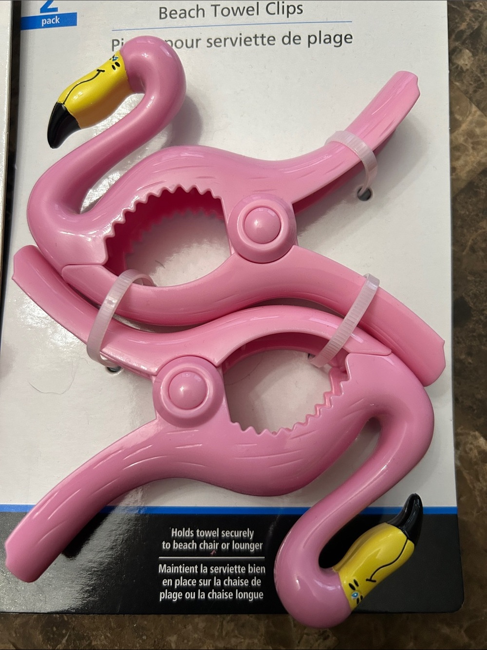 NWT 🆕 FOUR Mainstays Pink Flamingo Beach Towel Clips - Picture 2 of 3